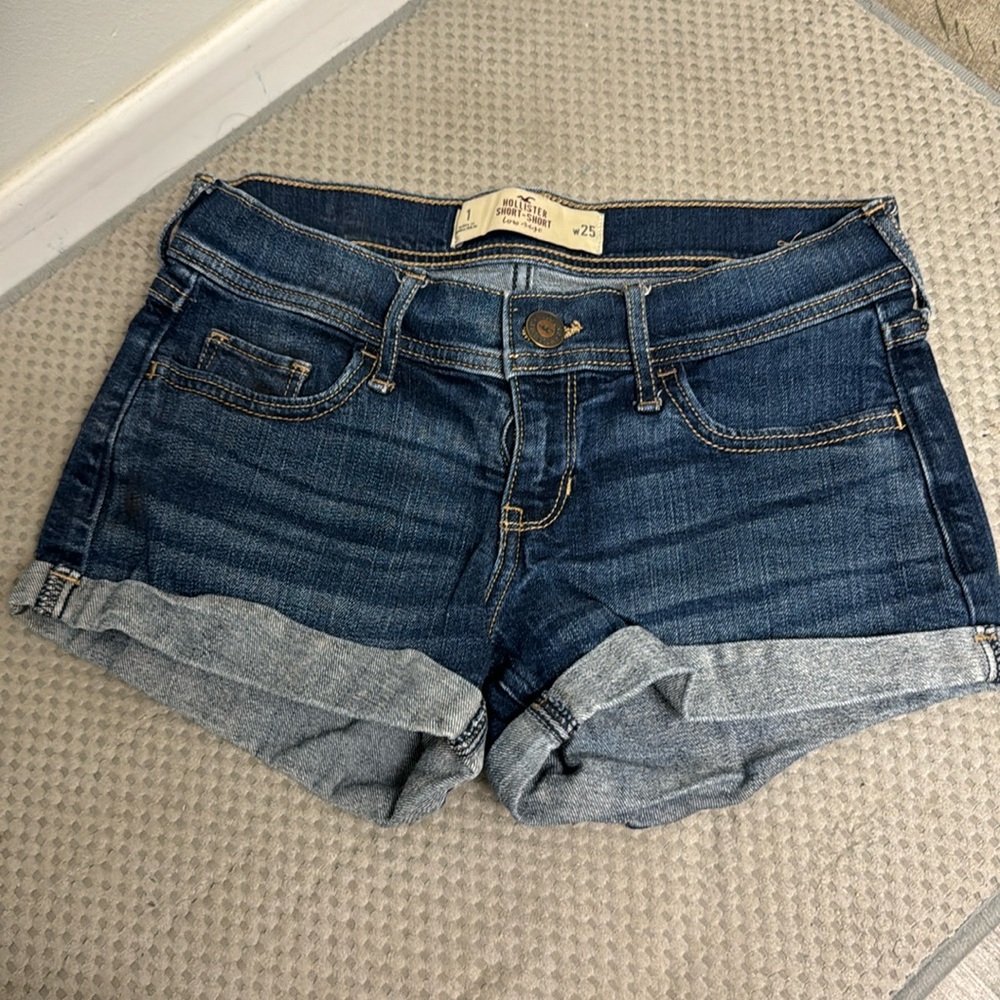 Hollister Japan 25 waist 9 inches long denim shorts